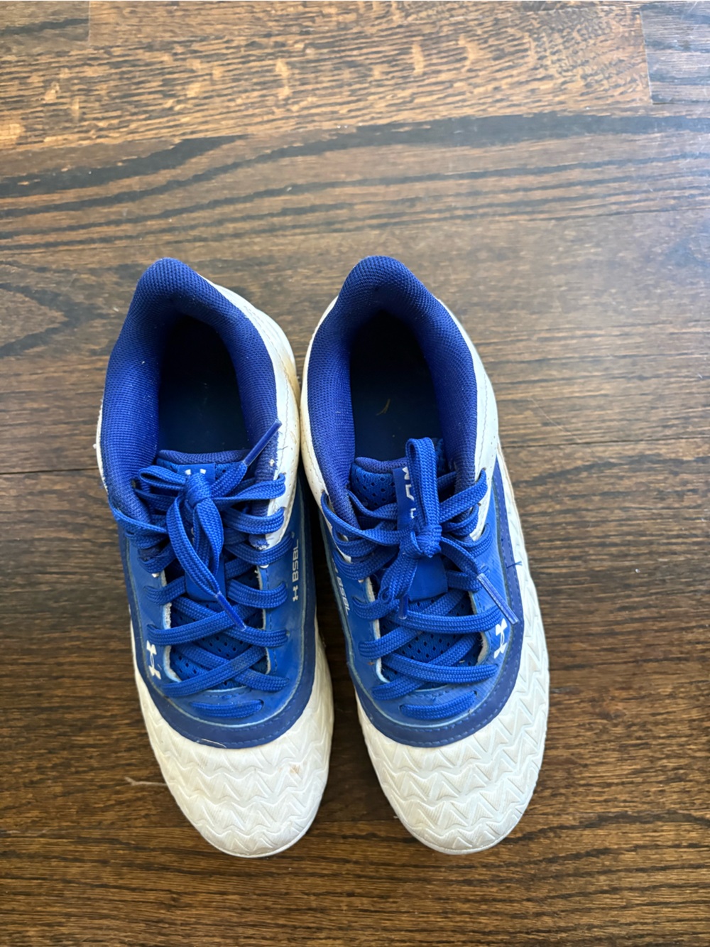 Under Armour Blue and White Youth cleats 3.5 - Picture 3 of 5